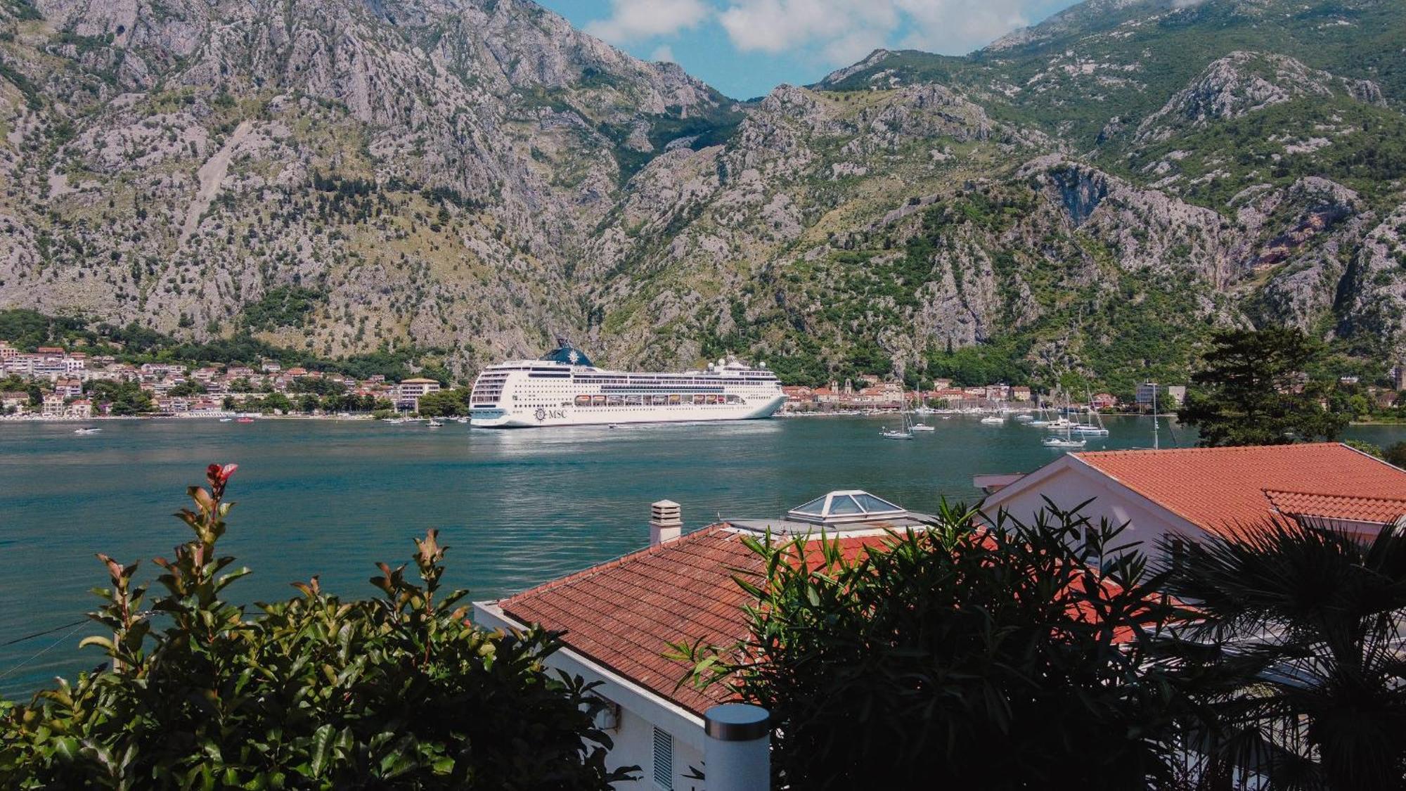 Chillout Apartment In Kotor Bay Exterior foto